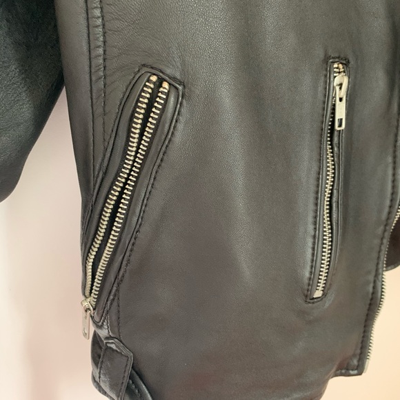 ⚡️Black 100% genuine Leather Jacket. Like New!! - Picture 5 of 7